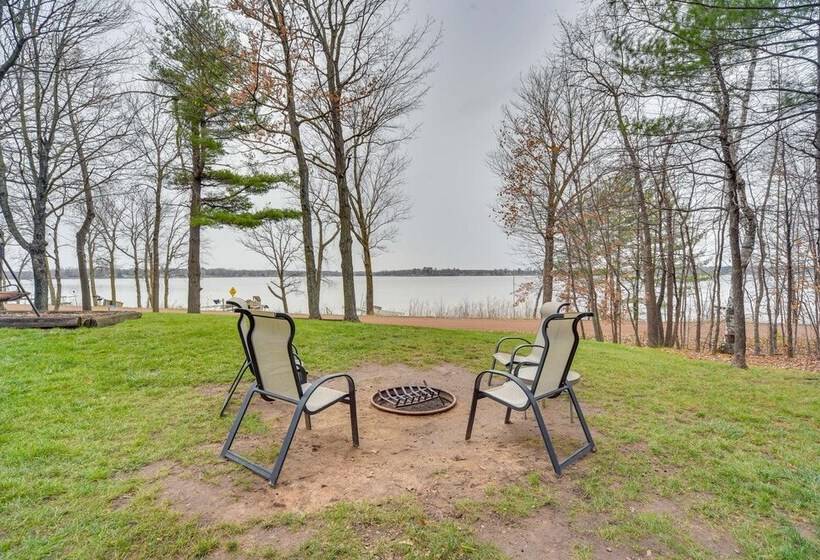 Modern Log Cabin W/ Rec Room, Steps To Lake!