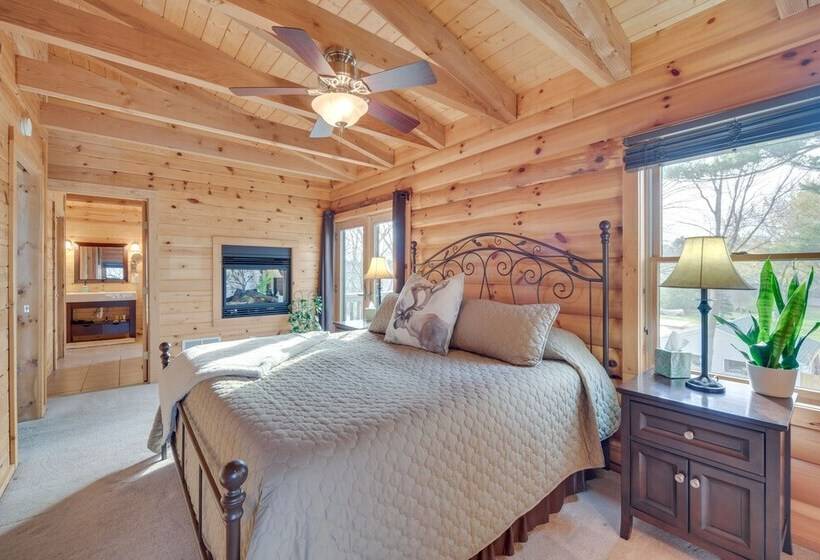 Modern Log Cabin W/ Rec Room, Steps To Lake!