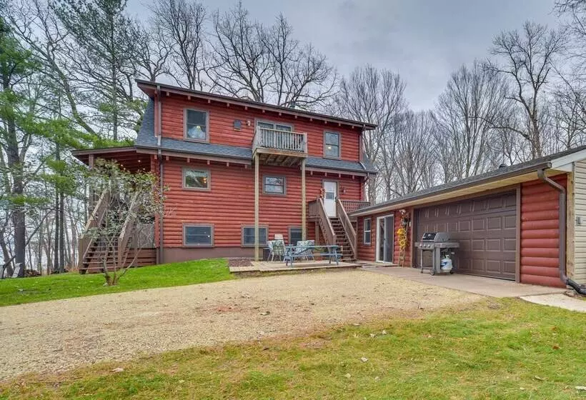 Modern Log Cabin W/ Rec Room, Steps To Lake!