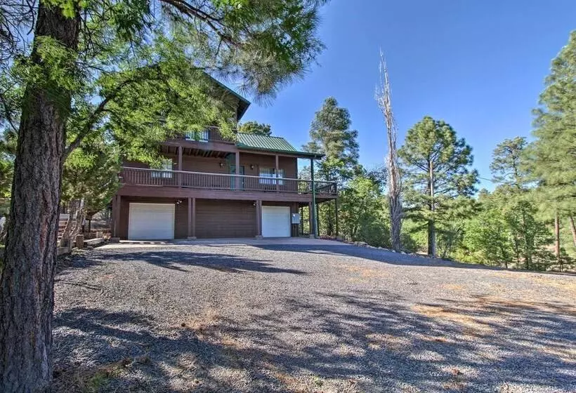 Modern Show Low Retreat W/ Deck & Mtn Views!