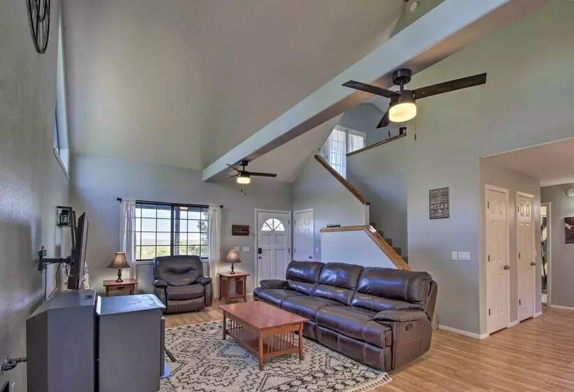 Modern Show Low Retreat W/ Deck & Mtn Views!