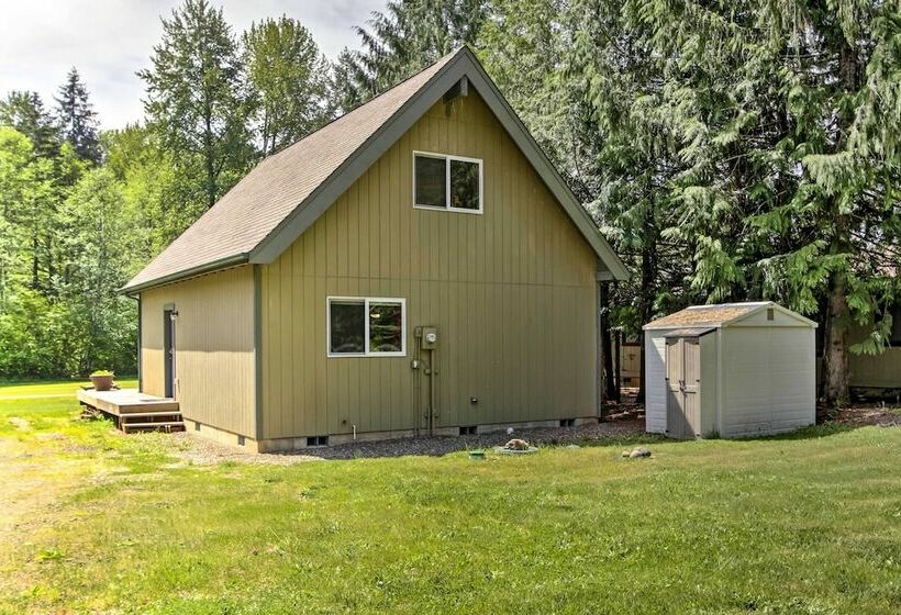 Peaceful Hoodsport Home: Lake Access & Forest View