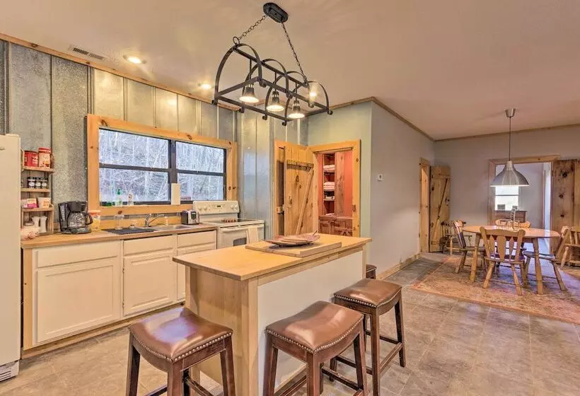 Cherokee Nat L Forest Retreat: Renovated Cabin!