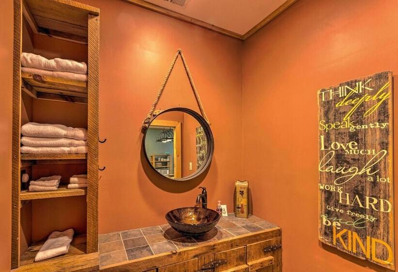 Cherokee Nat L Forest Retreat: Renovated Cabin!