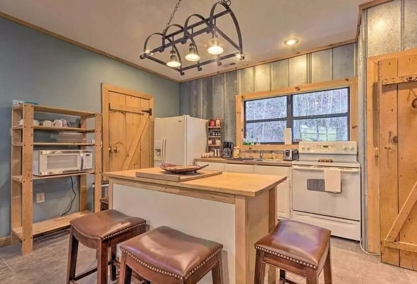 Cherokee Nat L Forest Retreat: Renovated Cabin!