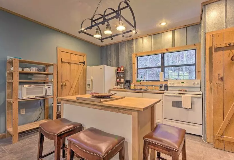 Cherokee Nat L Forest Retreat: Renovated Cabin!