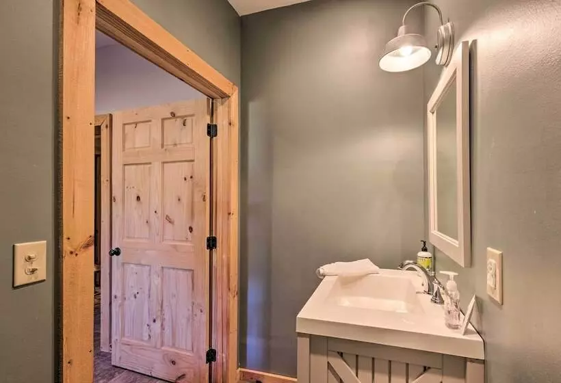 Cherokee Nat L Forest Retreat: Renovated Cabin!