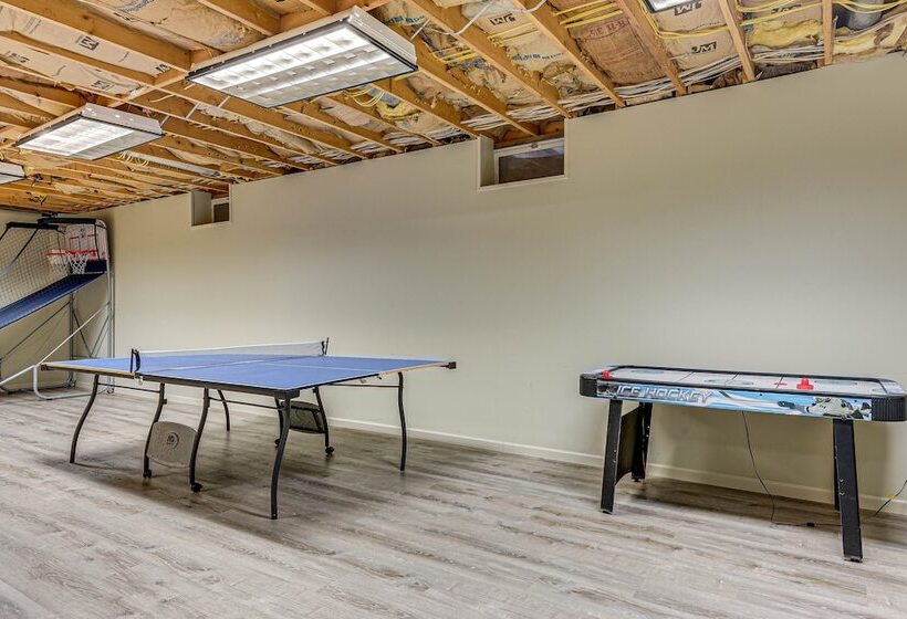 2 Mi To Elk Mountain: Poconos Escape On 11 Acres!