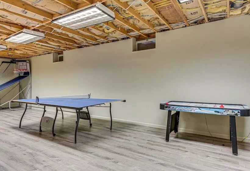 2 Mi To Elk Mountain: Poconos Escape On 11 Acres!