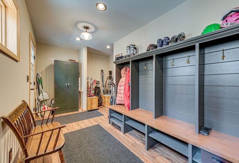 2 Mi To Elk Mountain: Poconos Escape On 11 Acres!