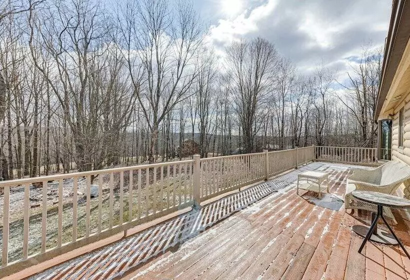 2 Mi To Elk Mountain: Poconos Escape On 11 Acres!