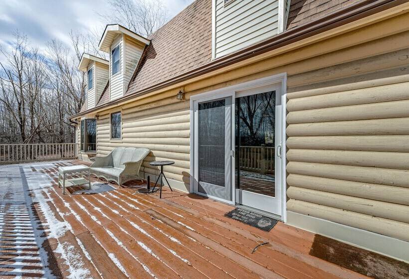 2 Mi To Elk Mountain: Poconos Escape On 11 Acres!