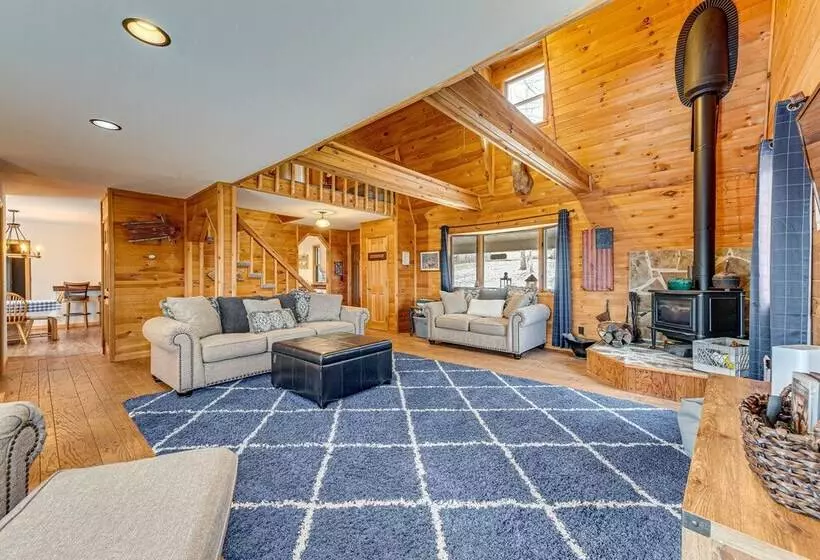 2 Mi To Elk Mountain: Poconos Escape On 11 Acres!