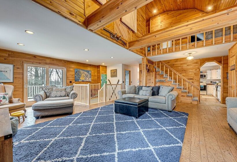 2 Mi To Elk Mountain: Poconos Escape On 11 Acres!