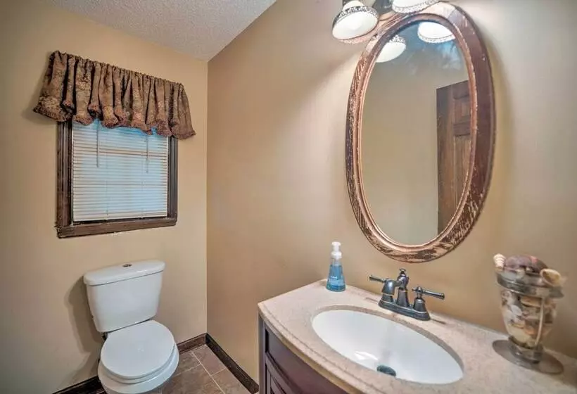 Dayton Home W/ Pool & Deck On 37 Private Acres!