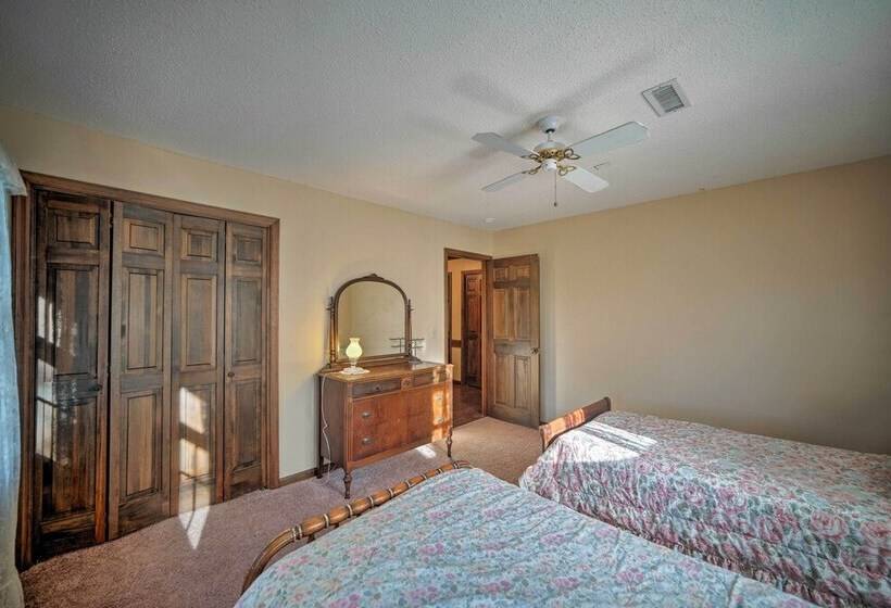 Dayton Home W/ Pool & Deck On 37 Private Acres!