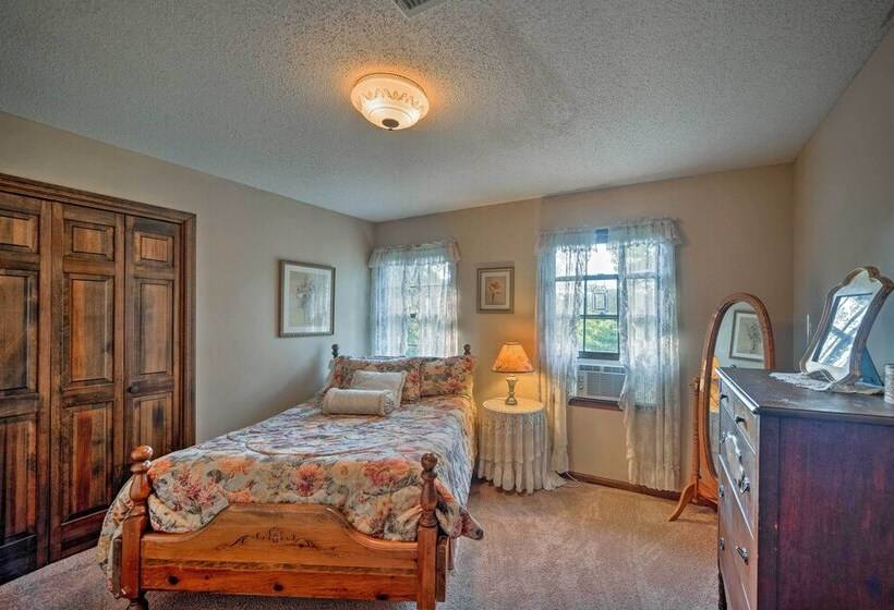 Dayton Home W/ Pool & Deck On 37 Private Acres!