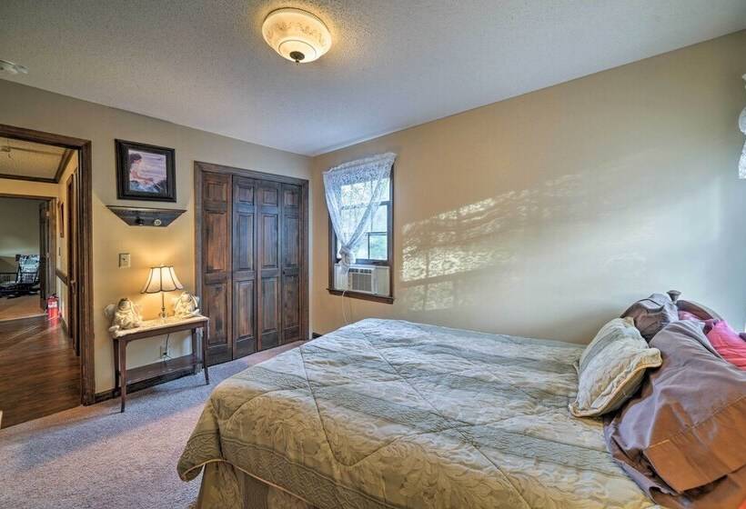 Dayton Home W/ Pool & Deck On 37 Private Acres!