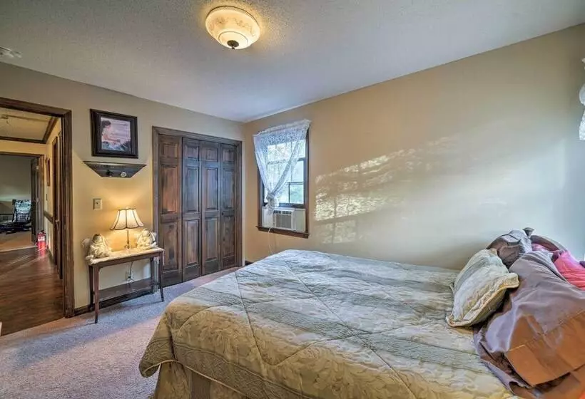 Dayton Home W/ Pool & Deck On 37 Private Acres!