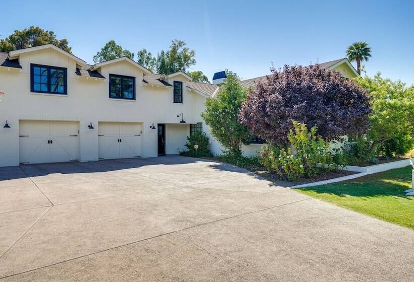 Pet Friendly Phoenix Retreat ~ 5 Mi To Downtown!