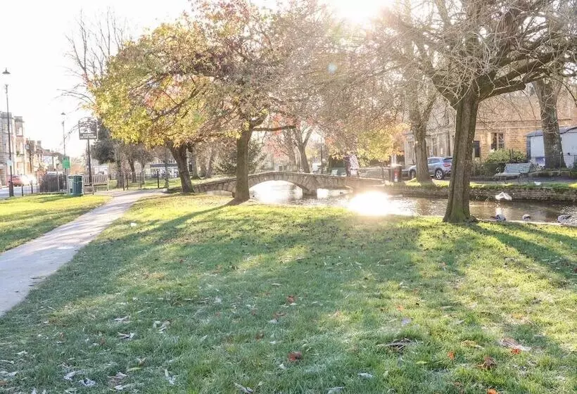 Residenssi 1 Bears Court Little Rissington