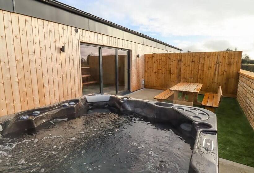 Резиденция 1 Bears Court Little Rissington