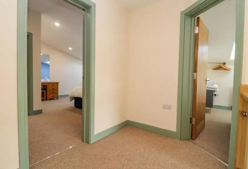 Residenssi 1 Bears Court Little Rissington