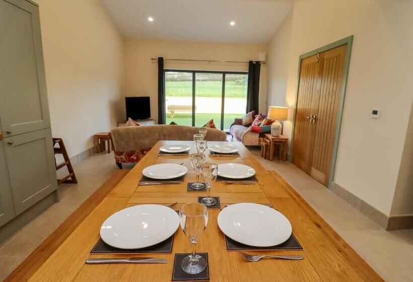 Резиденция 1 Bears Court Little Rissington