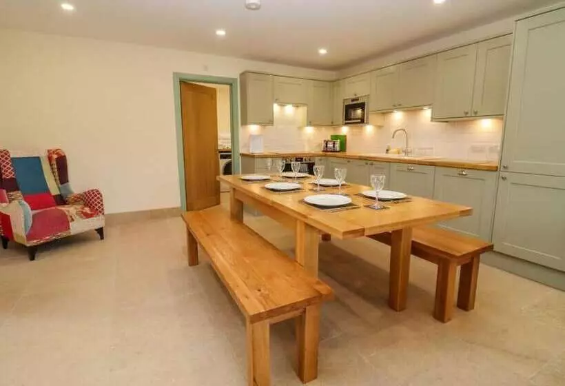 Residenssi 1 Bears Court Little Rissington