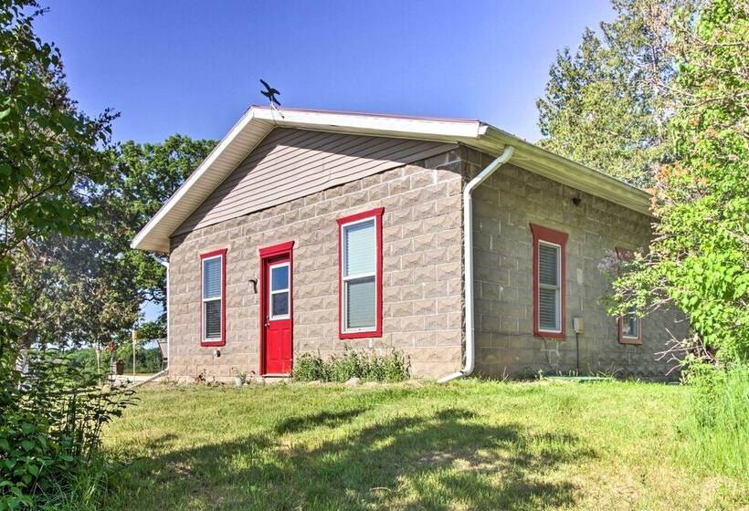 Rural Pine River Cabin: Snowmobile + Snowshoe