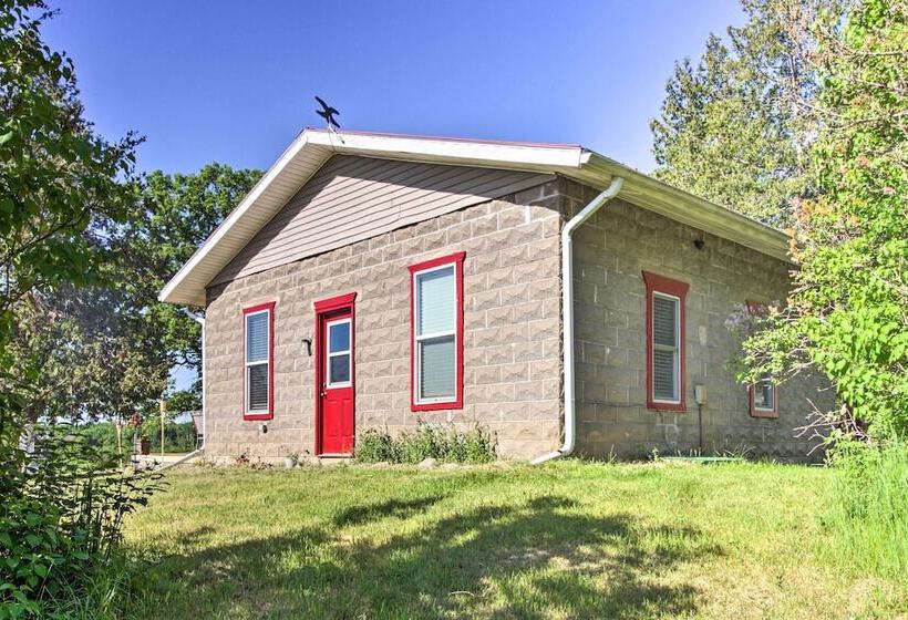 Rural Pine River Cabin: Snowmobile + Snowshoe