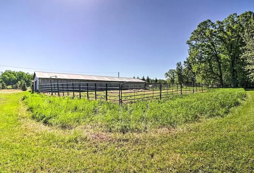 Rural Pine River Cabin: Snowmobile + Snowshoe