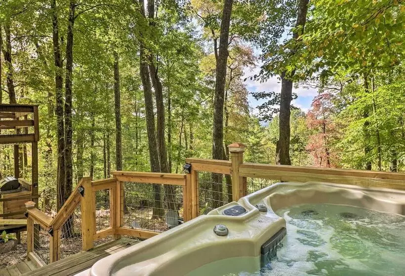 Sapphire Valley Cabin W/ Private Mountain Views!