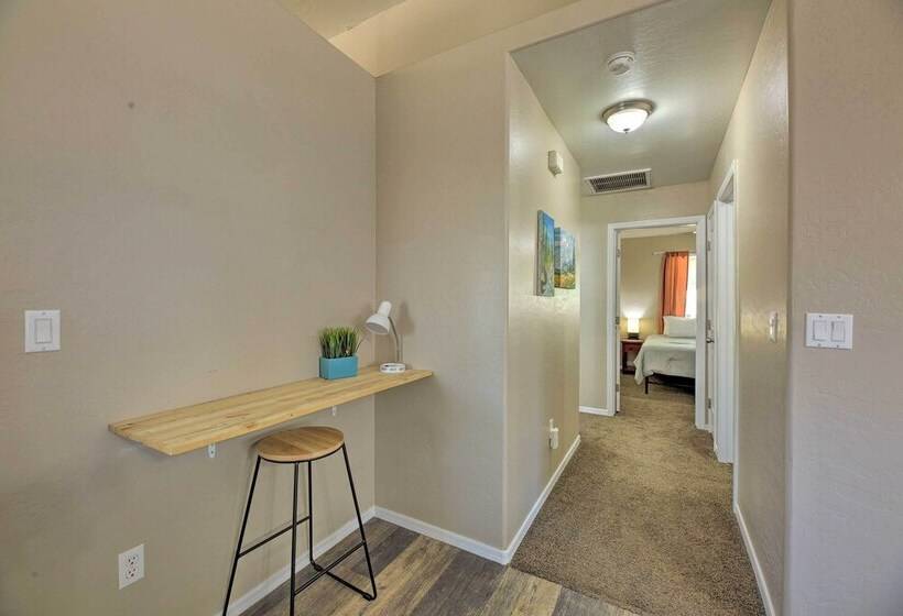 Fenced Yard, Fire Pit: Quiet Show Low Home!