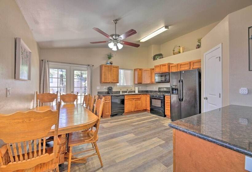 Fenced Yard, Fire Pit: Quiet Show Low Home!