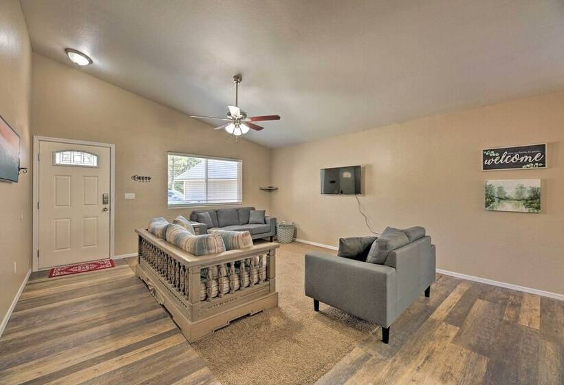 Fenced Yard, Fire Pit: Quiet Show Low Home!
