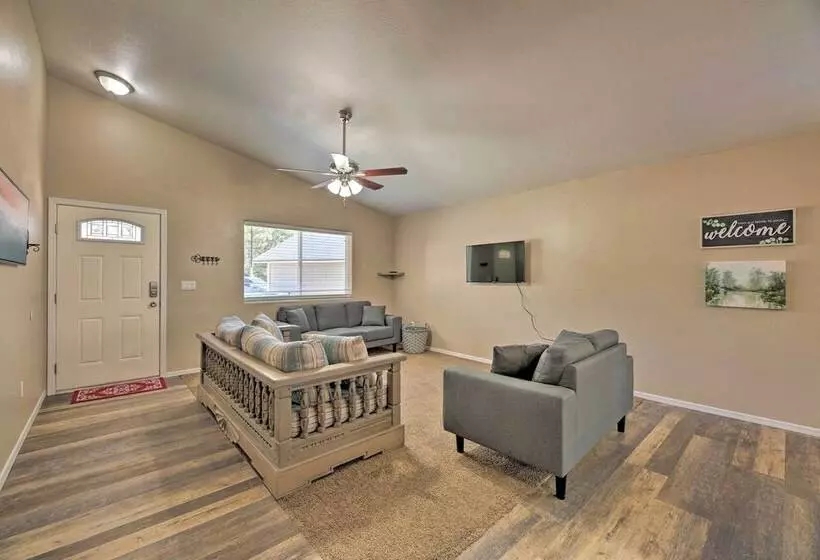 Fenced Yard, Fire Pit: Quiet Show Low Home!