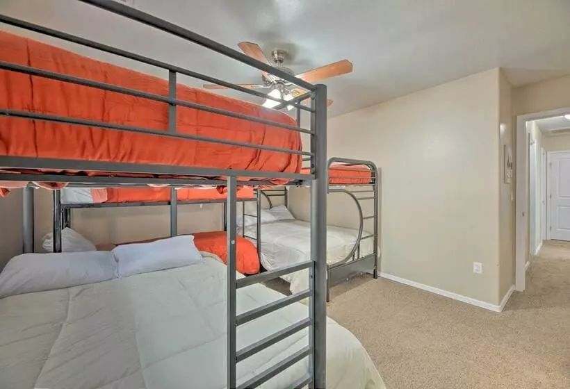 Fenced Yard, Fire Pit: Quiet Show Low Home!