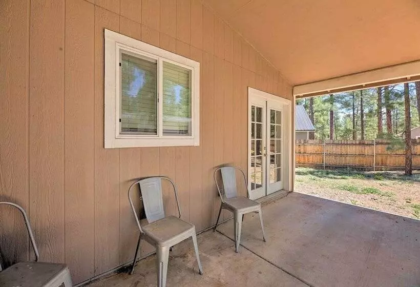 Fenced Yard, Fire Pit: Quiet Show Low Home!