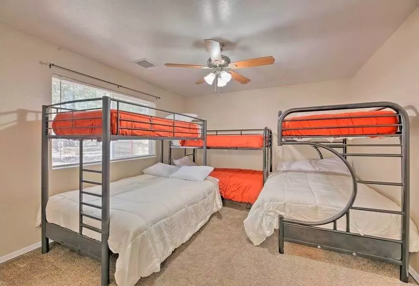 Fenced Yard, Fire Pit: Quiet Show Low Home!