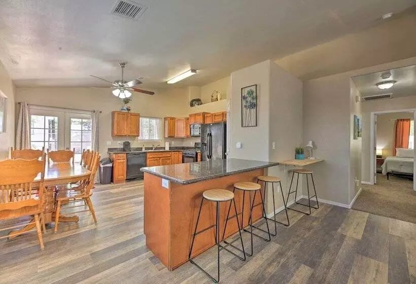 Fenced Yard, Fire Pit: Quiet Show Low Home!