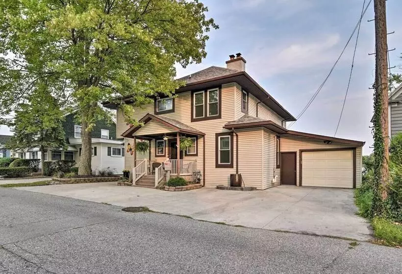 Spacious Algonac Home W/ St Clair River Views