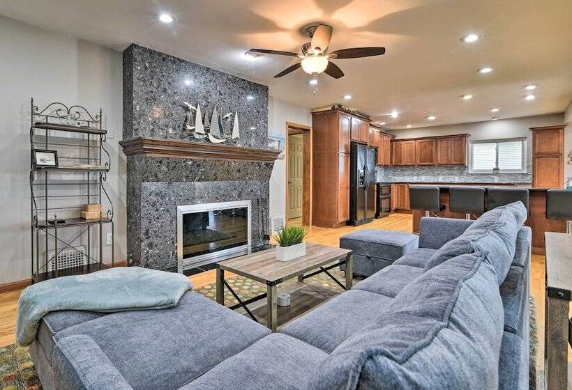 Spacious Algonac Home W/ St Clair River Views