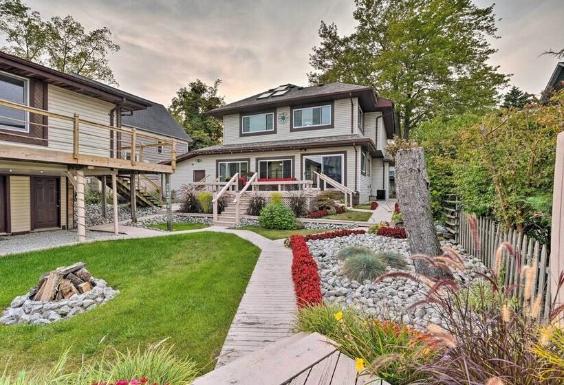 Spacious Algonac Home W/ St Clair River Views