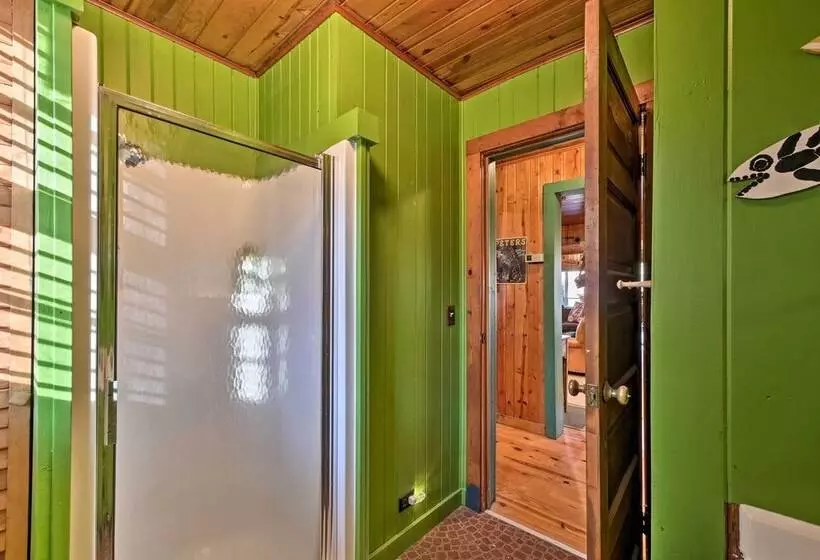 Spacious Waterfront Retreat W/ Dock & Hot Tub