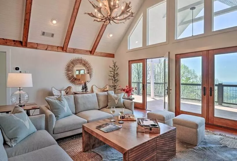 Stunning Highlands Escape W/ Fireplace & Game Room