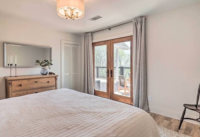 Stunning Highlands Escape W/ Fireplace & Game Room