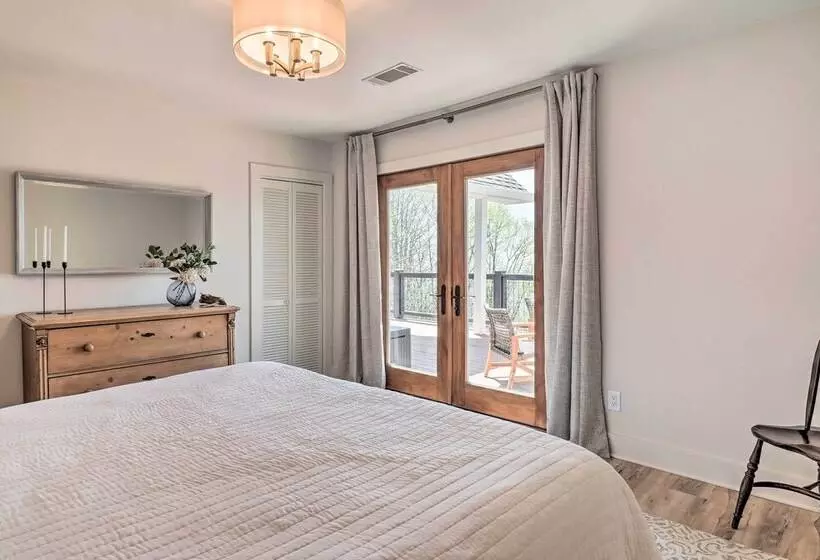 Stunning Highlands Escape W/ Fireplace & Game Room