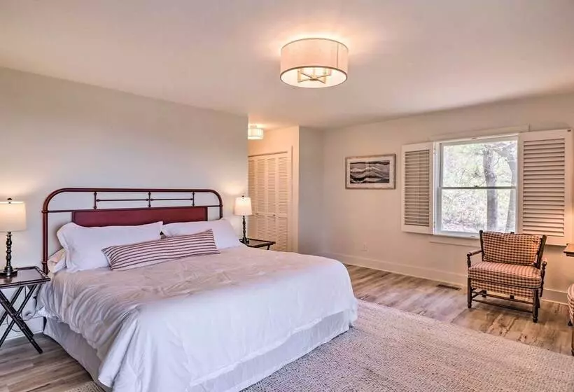 Stunning Highlands Escape W/ Fireplace & Game Room