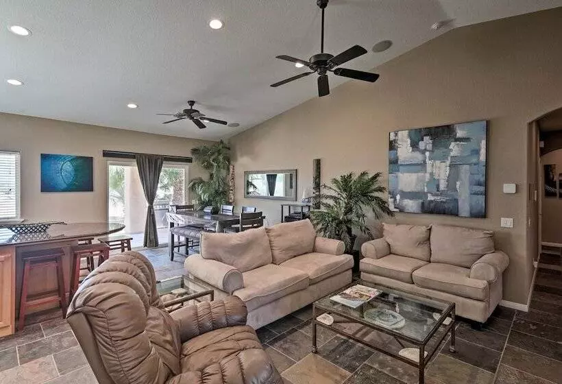 Sun Soaked Colorado River Haven   Walk To Beaches!